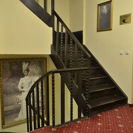 Film Vysoka Отель