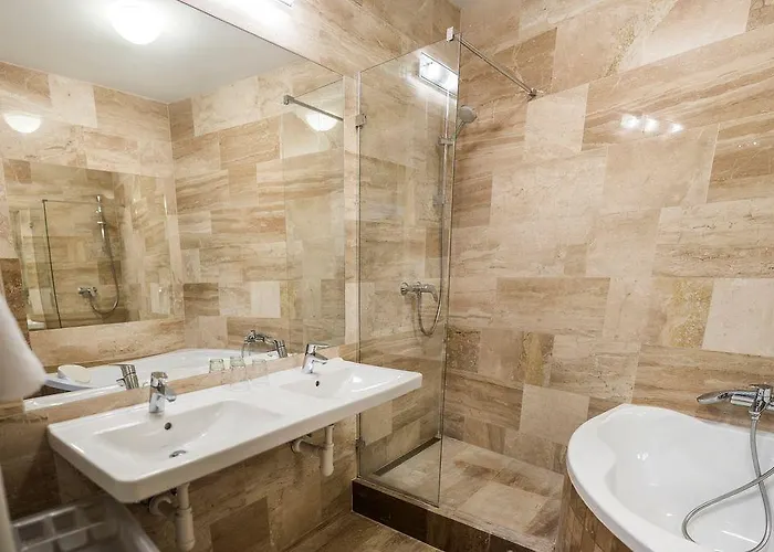 Film Vysoka מלון 3*