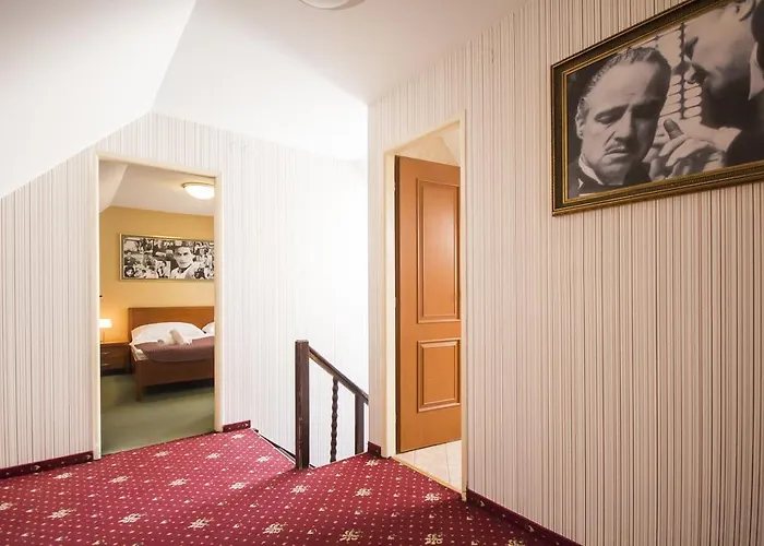 Film Vysoka מלון 3*